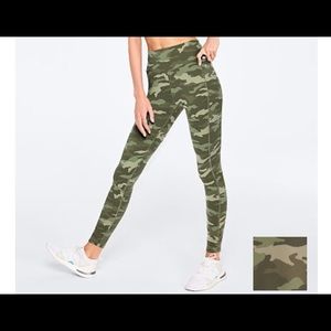 New! Victoria Secret pink camo leggings w/ pockets